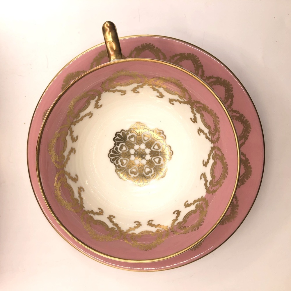 Aynsley 2731 Bone China Teacup and Saucer Pink and Gold Widemouth Gold Scrolls